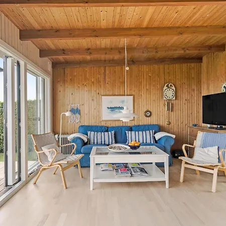 3 Bedroom Stunning In Hébergement de vacances Frorup